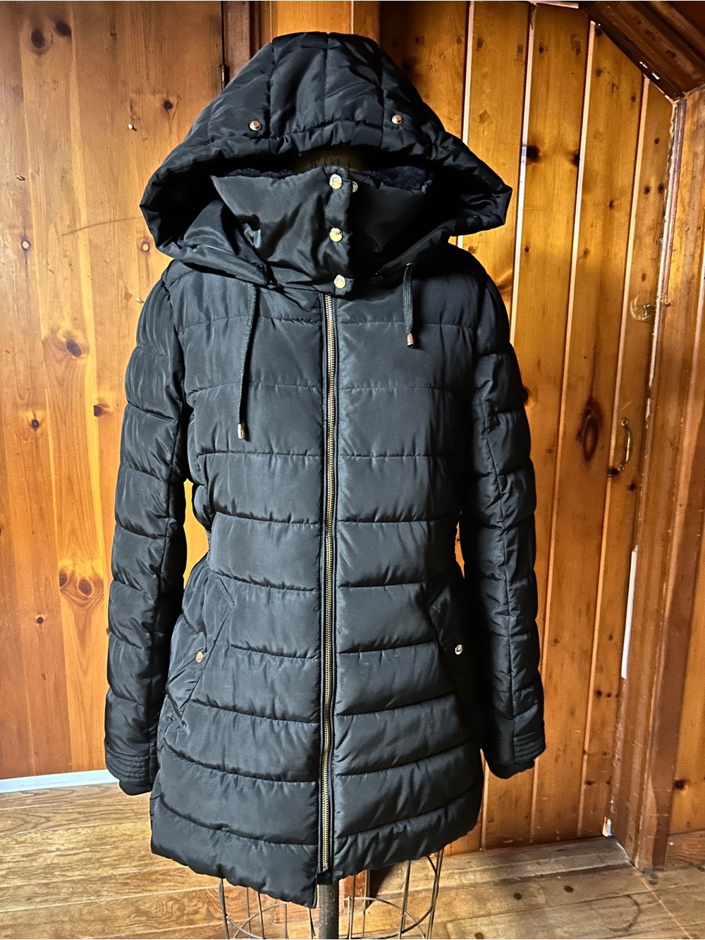Zara Quilted Puffer Coat – Detachable Faux Fur Hood – Sz L